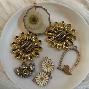 Vintage sunflower, daisy/flower, bee, & bird on chirp charms for jewelry making